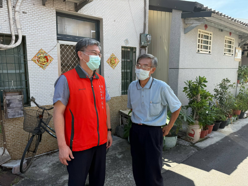 屏東榮服處首長至屏市區探視榮民眷 關懷協助日常生活服務需求