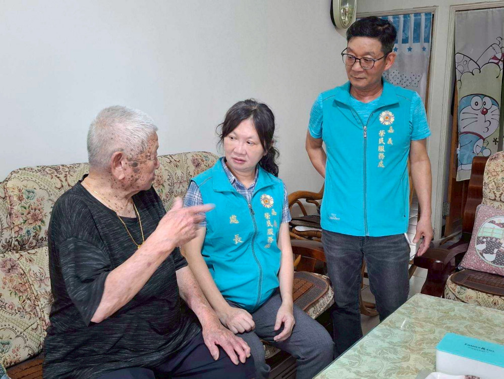 百歲榮民駱伯伯紀壽  嘉義榮服處齊慶生