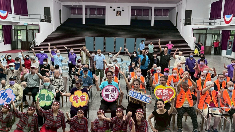 精靈幻舞舞團為愛而舞 屏東榮家感恩的心演出