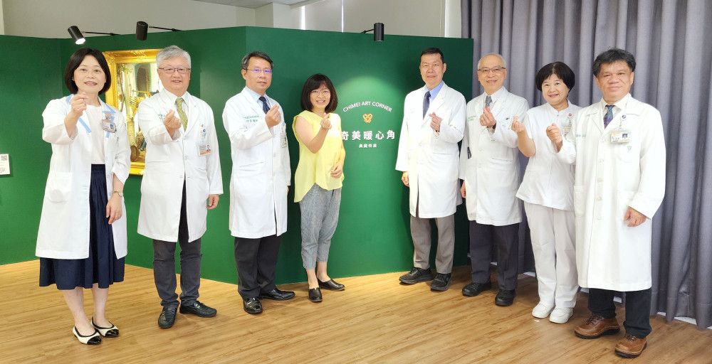 奇美醫院「暖心角」揭幕 藝術與醫療共譜溫馨