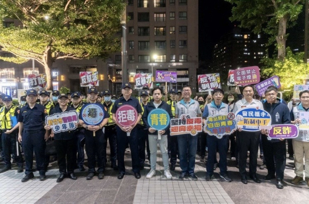 竹市暑期青春專案　代理市長邱臣遠率隊稽查娛樂場所守護青少年安全