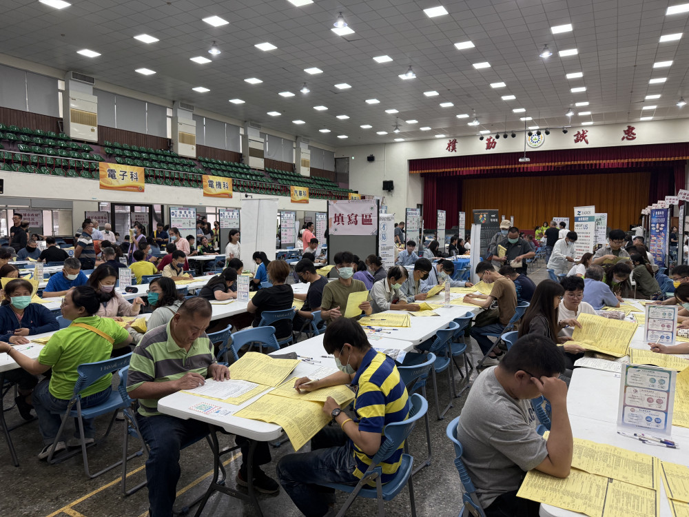 南科營收突破2.2兆！高雄園區14企業聯合徵才大會登場