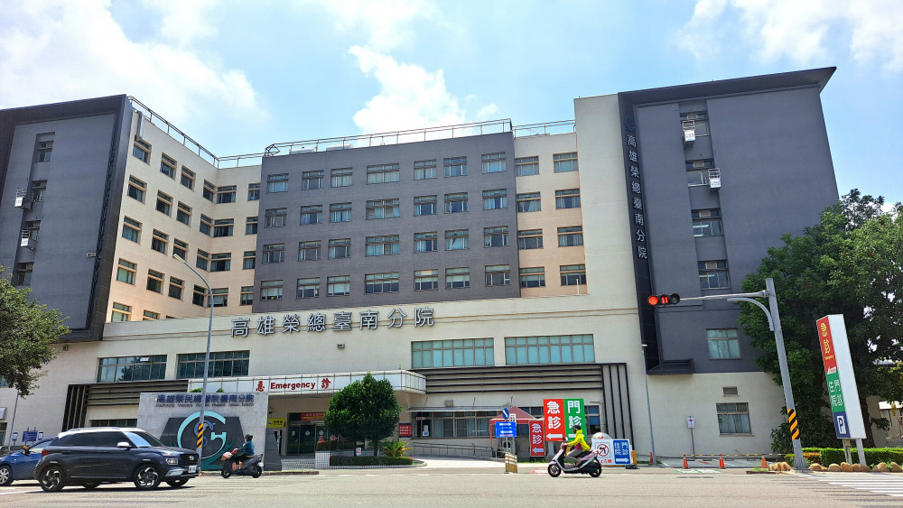 高榮南院導入智能客服AI新助手登場 打造溫暖智慧服務