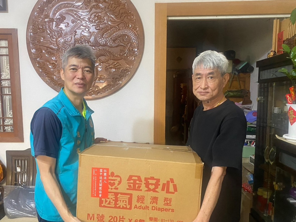 嘉義榮服處攜手雪中送炭關懷協會送暖 關懷榮民眷