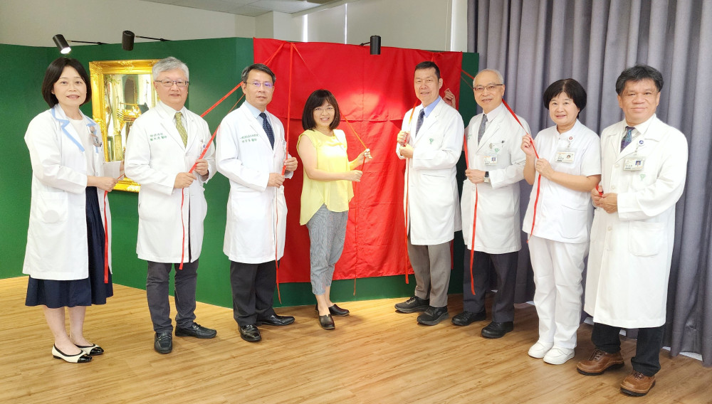 奇美醫院「暖心角」揭幕 藝術與醫療共譜溫馨