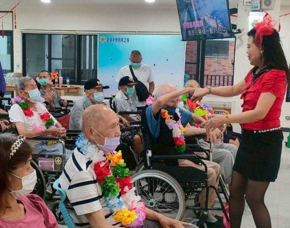 臺南榮家7月慶生 綺舞協會等團體獻藝關懷住民