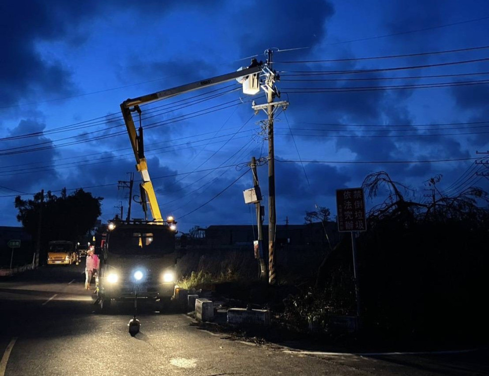 台電搶修日以繼夜 抓緊時間全力復電