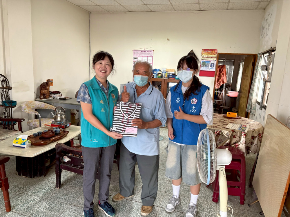 嘉義榮服處轉送慶福基金會涼感衣 榮民眷幸福有感