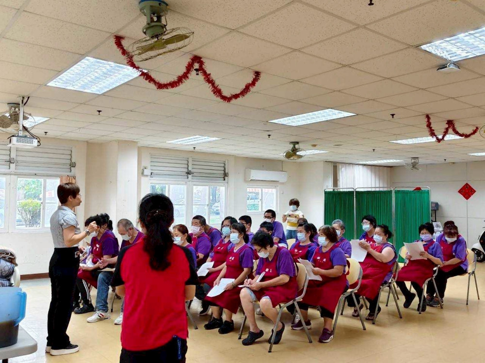 白河榮家照服員在職教育訓練 提升臥床住民生活品質