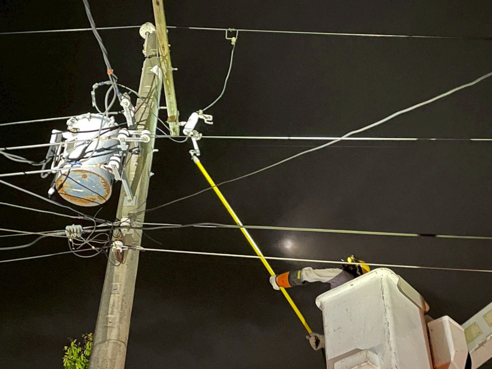 力拚盡速復電！台電新營：連日不分晝夜全力搶修