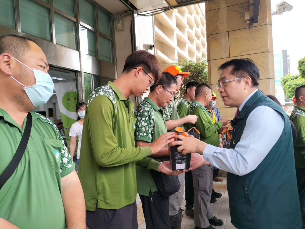 丹娜絲重創台南 高雄伸援手助溪北地區復原