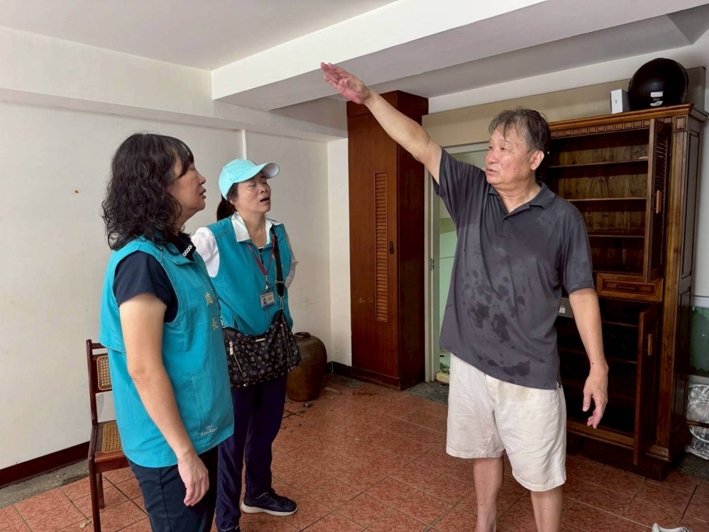 瞬間致災性豪大雨成災 嘉義榮服處深入災區慰訪榮民眷