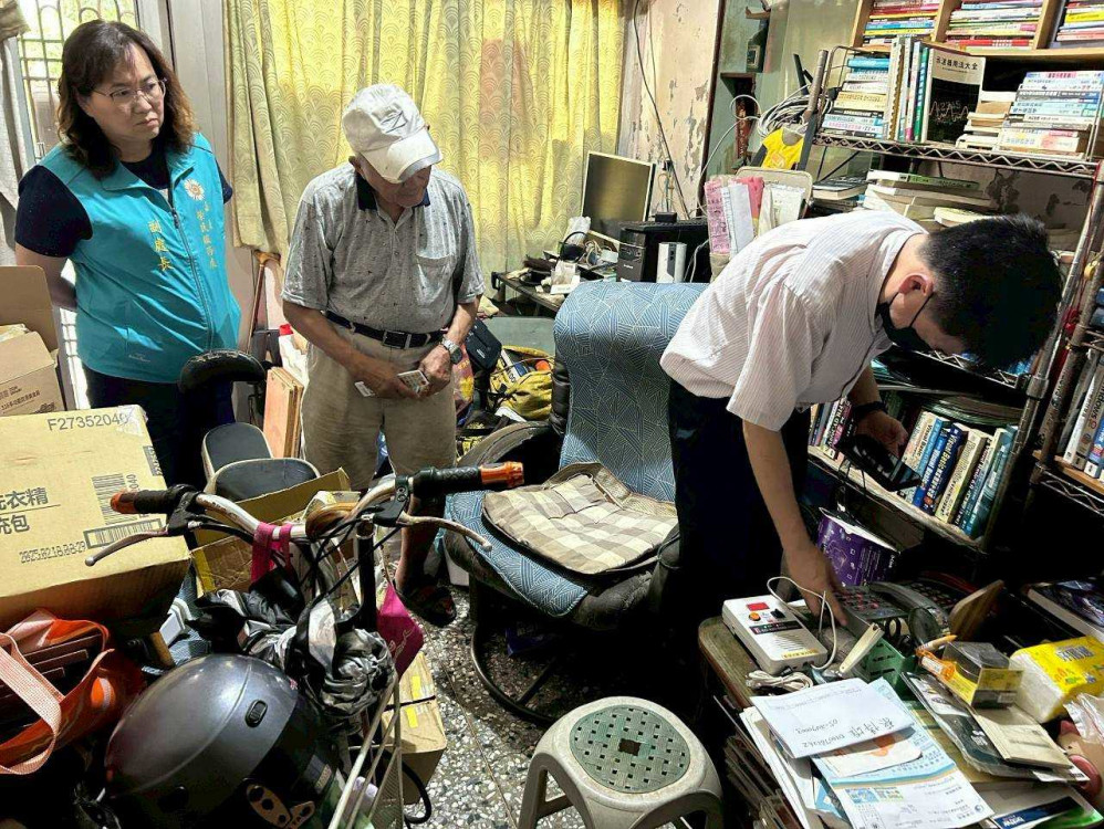 嘉義榮服處助高齡榮民安裝遠距照顧系統 升級居安防線