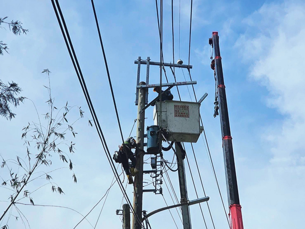 丹娜絲颱風造成南投2萬多戶停電  台電積極搶修中