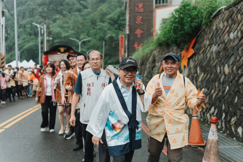 2025 西拉雅夏日山車祭登場 眾人齊拉山車慶典氛圍濃