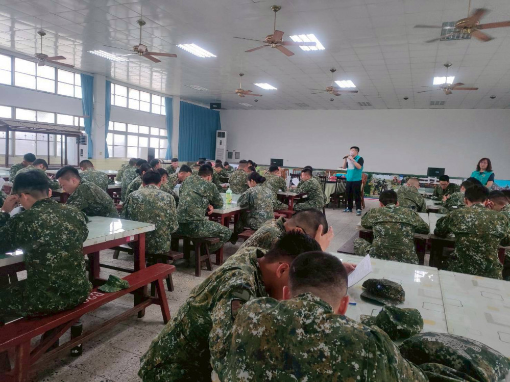 嘉義榮服處前進營區說明會 助屆退官兵轉銜職場 