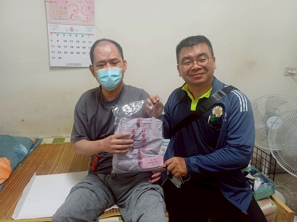 嘉義榮服處轉送慶福基金會涼感衣 榮民眷幸福有感