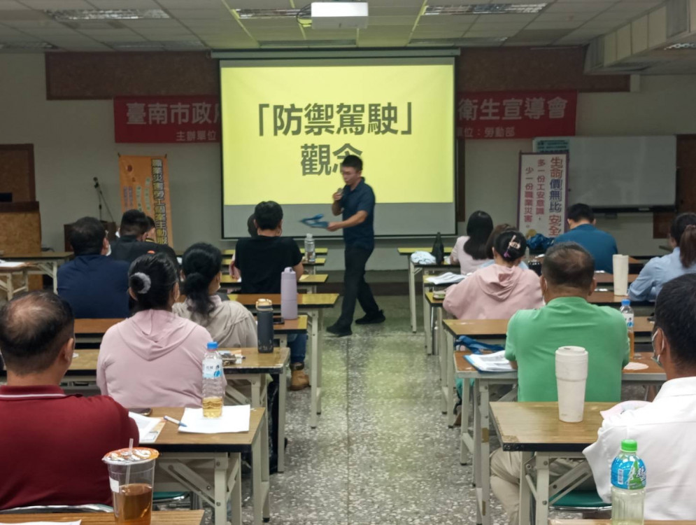 南警×勞工局攜手交安落實生活中