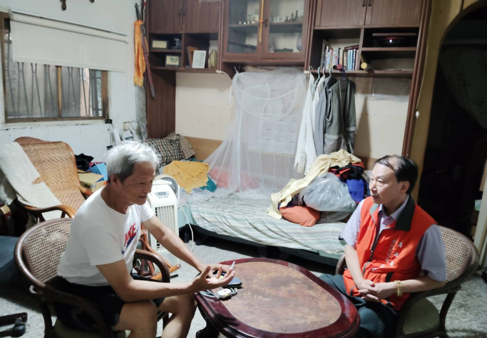 屏東榮服處訪視關懷弱勢及傑出榮民眷