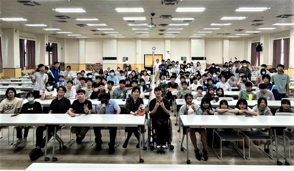 新北閱讀教育再升級！市立高中首度全面納入啟動「六年悅讀一路通」