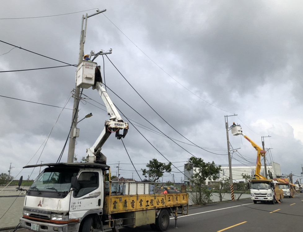 台電拼搶修復電！丹娜絲颱肆虐臺南動員跨全台15區處支援