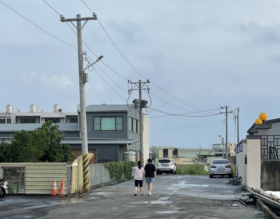 丹娜絲颱肆虐臺南重災！台電動員7縣市支援搶修拚復電