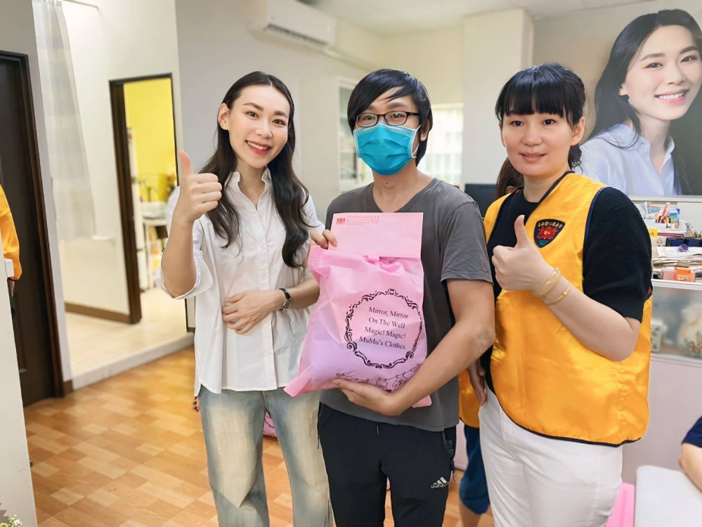 台南市台南愛心慈善會聯手市議員曾之婕 捐助東區三十一戶邊緣戶
