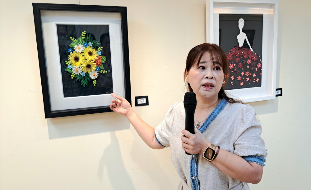 共賞奼紫嫣紅-吳蕙雯捲紙藝術個展 南區國稅局