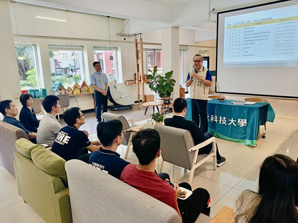 南市消×中信科大簽署AI合作MOU 強健打火英雄體能
