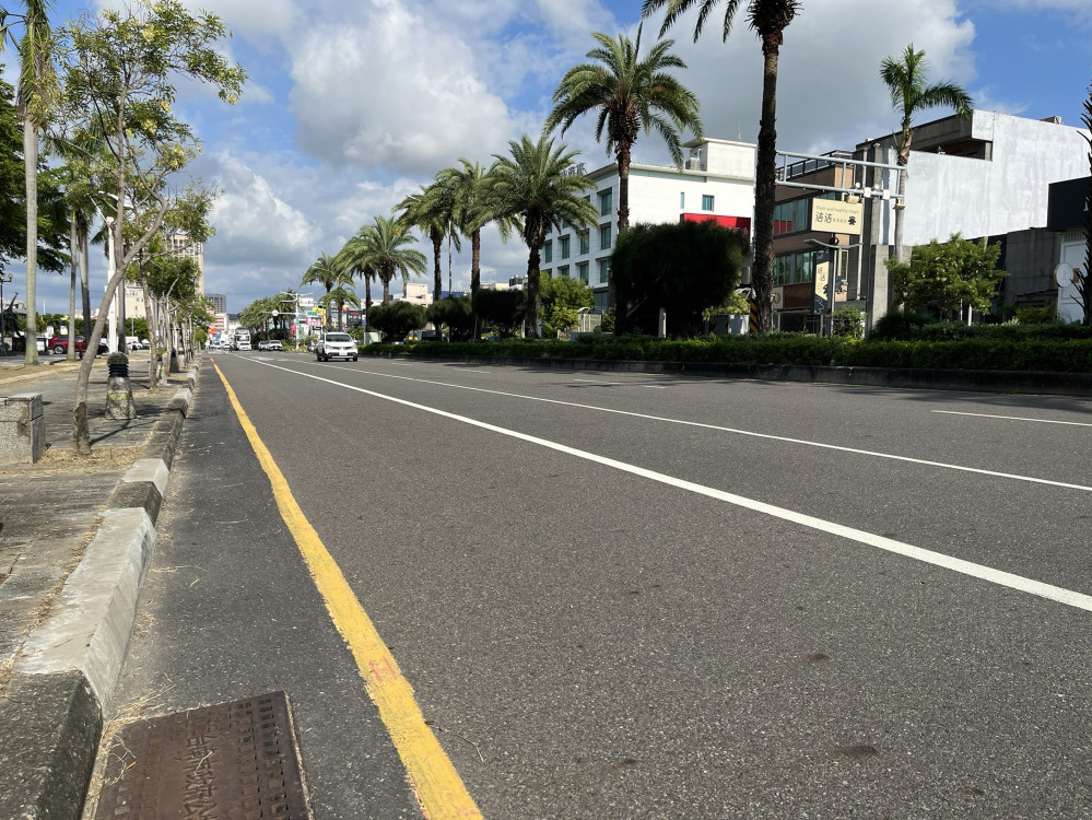楊柳颱來襲！8/13南市10公尺以上道路紅黃線有條件開放停車