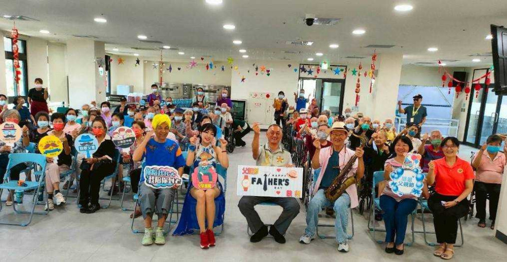 臺南榮家慶祝父親節 為住民長輩奏記憶旋律