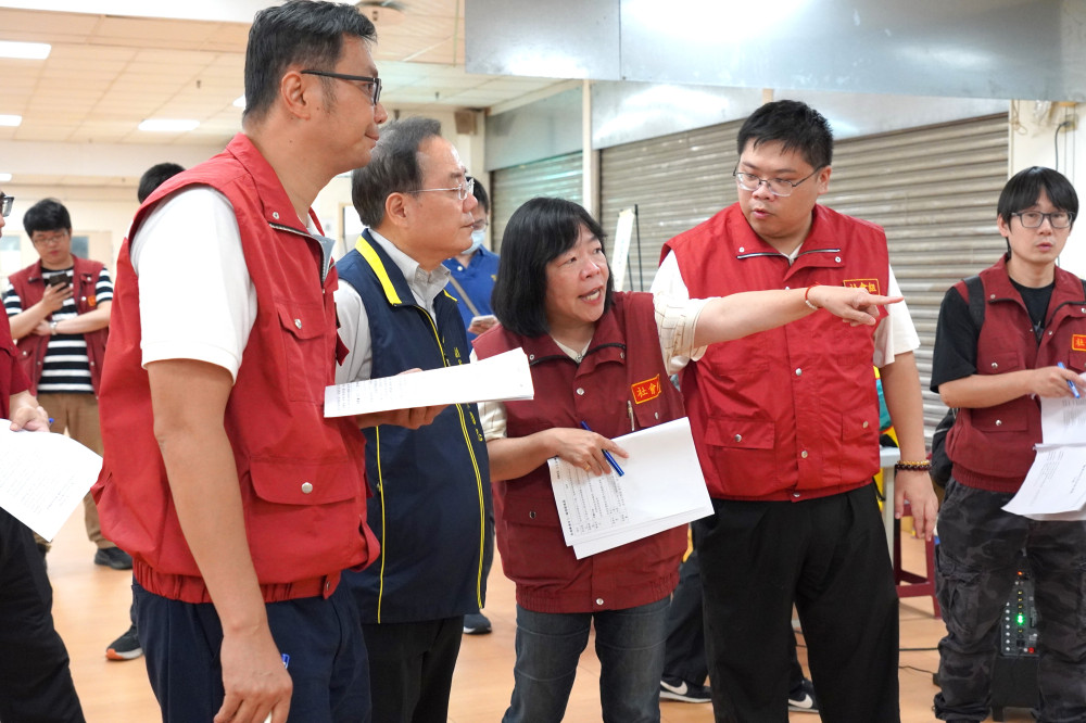 新北市社會局攜手消防局開設「防災社區工作坊」於瑞芳龍潭里進行防災演練