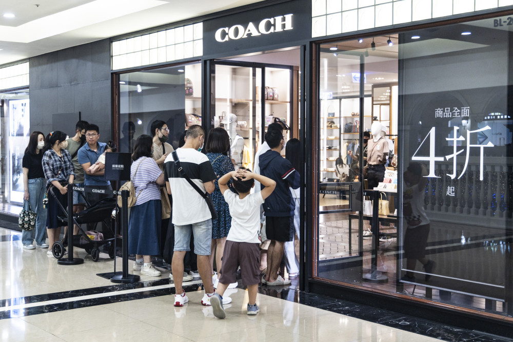 義大世界父親節限時特惠  388元玩樂園水戰遊行歡慶