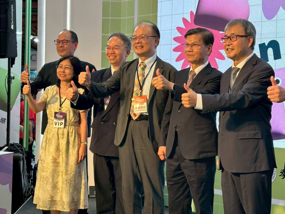 輔英科大參展高齡博覽會 林惠賢校長展示全齡照護成果