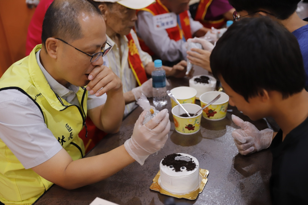 民間團體攜手歡慶祖父母節 少年溫暖照顧關懷長輩