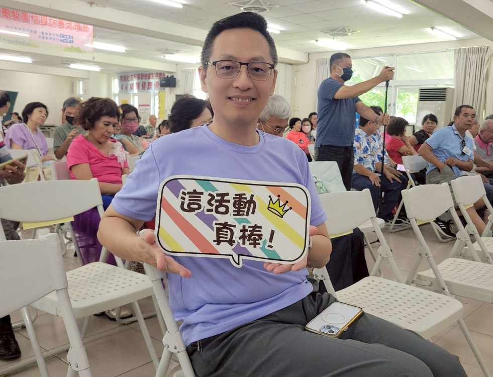新樓盃東區銀髮歌唱擂台show熱鬧登場 銀髮長者齊聚展活力