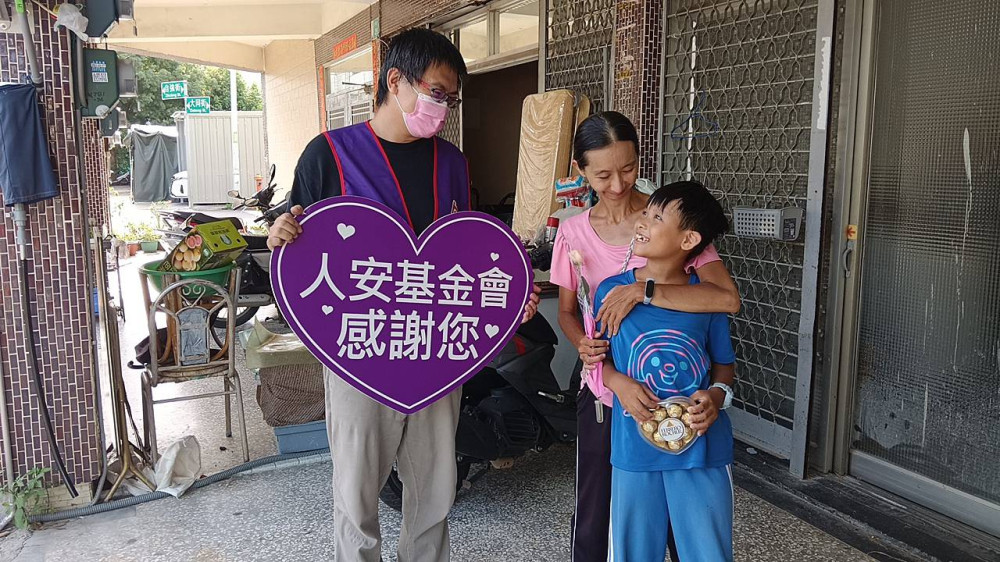 每月 918 元拉一把！人安基金會陪單親媽媽度七夕 還給創業支持​