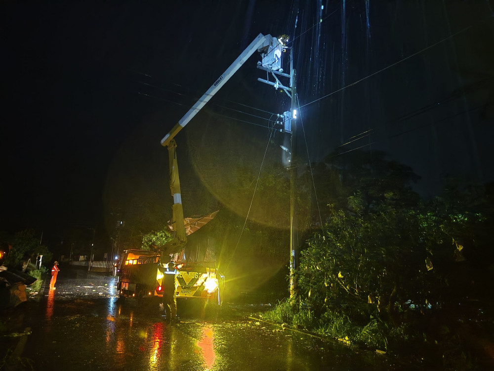 楊柳颱風致台南停電 台電全力搶修