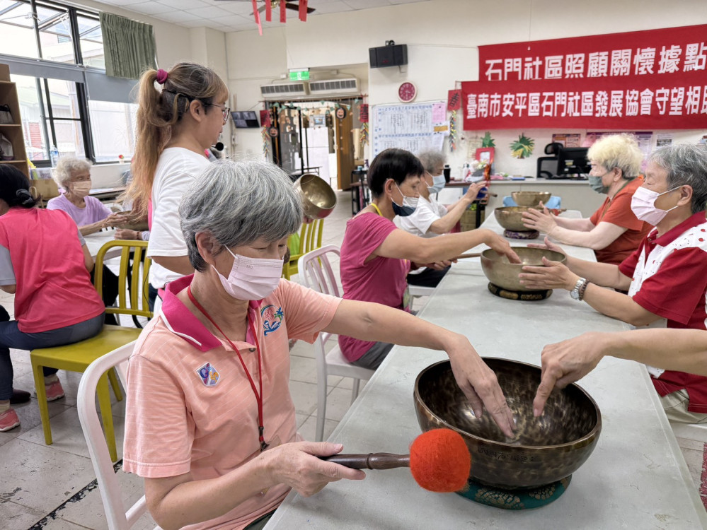 南市醫推動高齡友善社區健康課程 在地樂活學習受好評