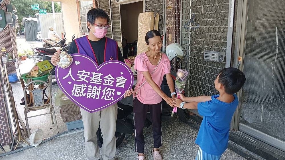 每月 918 元拉一把！人安基金會陪單親媽媽度七夕 還給創業支持​