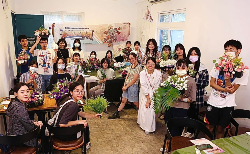 竹縣「幸福花藝師」成果展新瓦屋登場　青年創意化身「幸福花藝師」