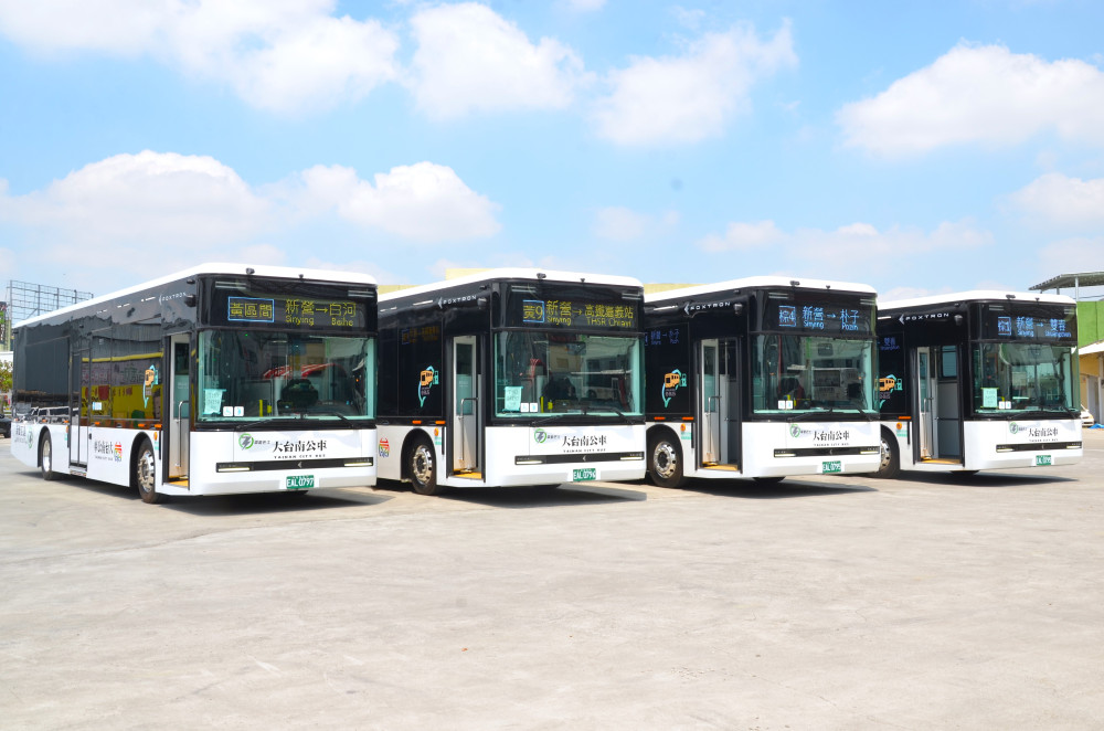 臺南再添電動公車10輛 消防演練後分批投入營運