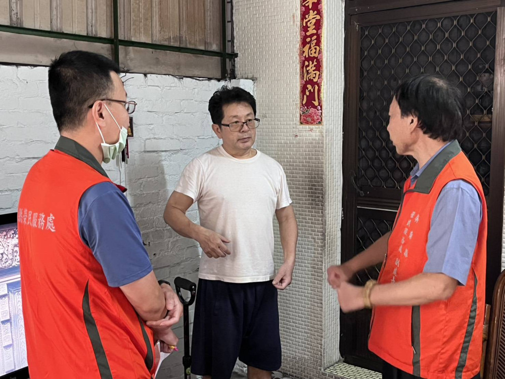 屏東榮服處訪視南區老人之家 溫馨關懷榮民眷