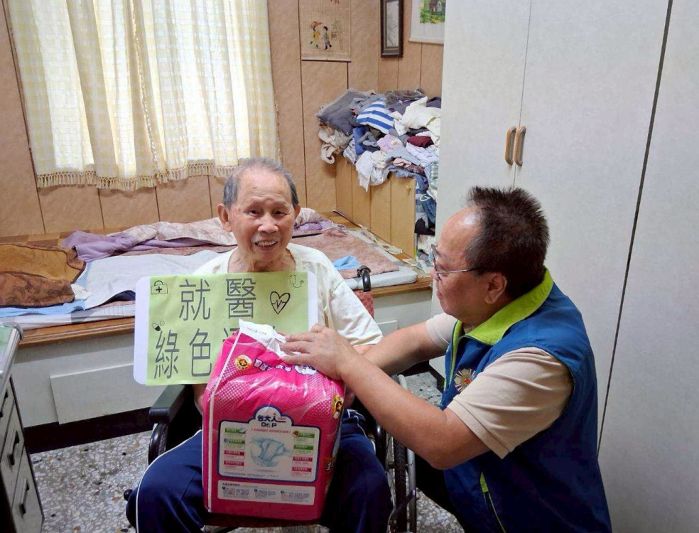 臺東榮服處風雨無阻 暖心關懷探視高齡榮民
