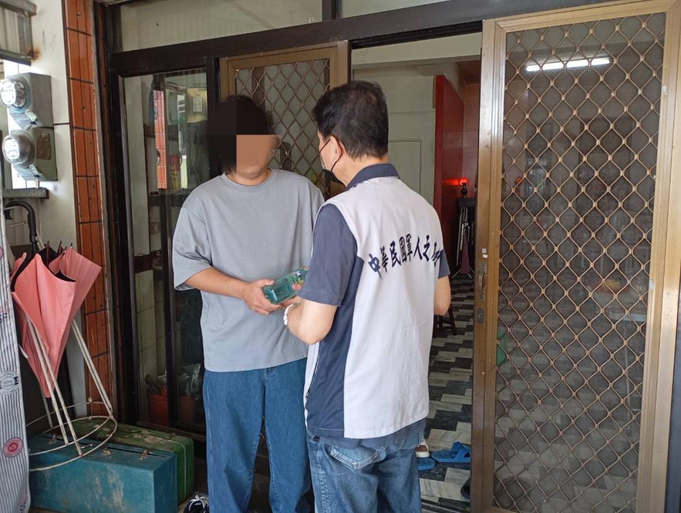 南市軍人服務站慰問急難國軍家屬