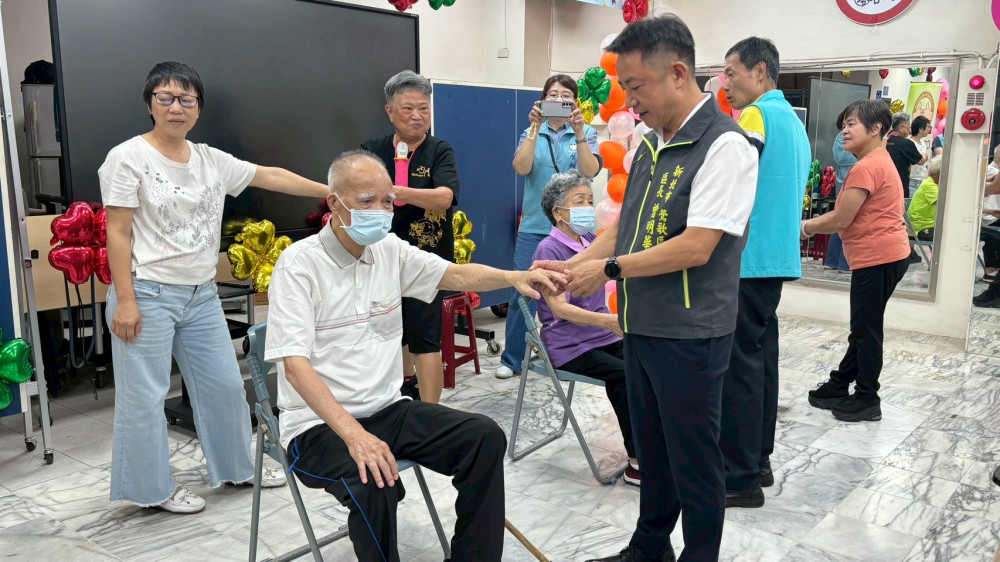 祖父母節歡慶登場！鶯歌永昌市民中心「牛轉筋開、爺奶金讚」熱鬧滾滾