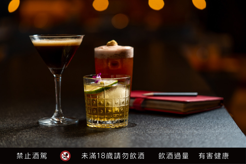 台南老爺行旅「喝 BAR！時尚潮南」第三波 聯名在地酒吧推昭和書香調酒