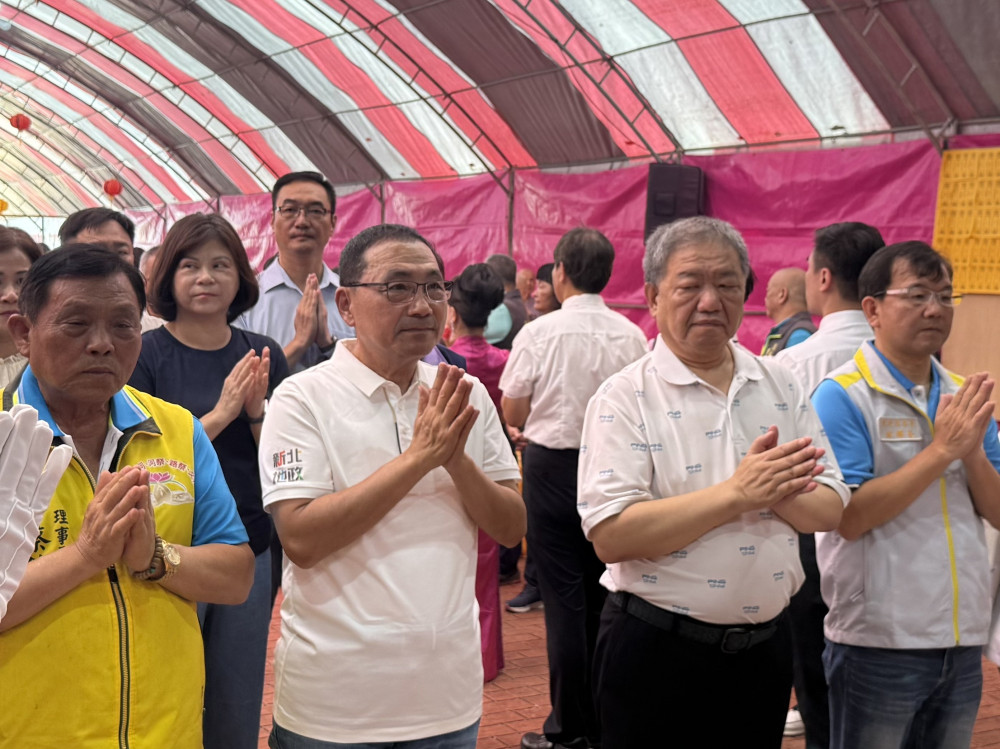淡水河祭路祭祈福大法會登場   侯友宜點睛龍王船祈求海陸平安