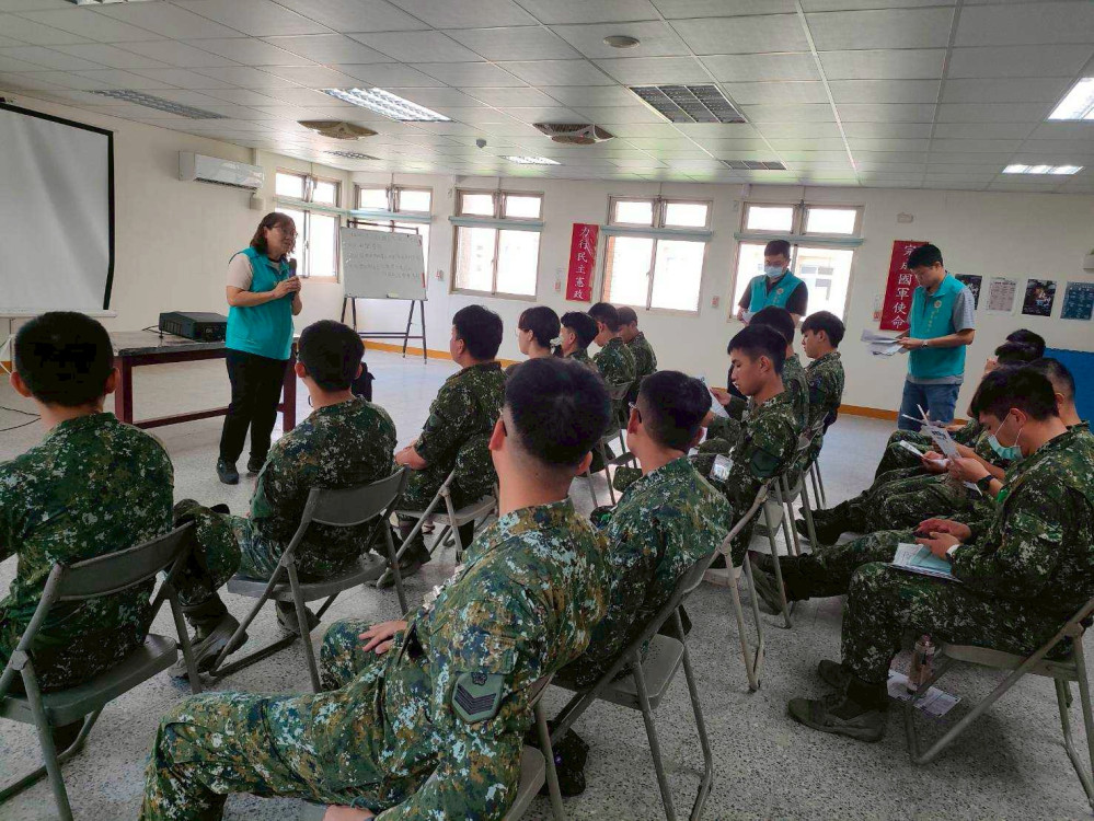 嘉義榮服處至營區辦說明會 鼓勵屆退官兵繼續留營 