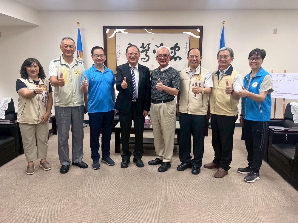 輔導會陳進廣關懷臺南榮民 感謝榮民丁江龍醫師百萬捐款義舉